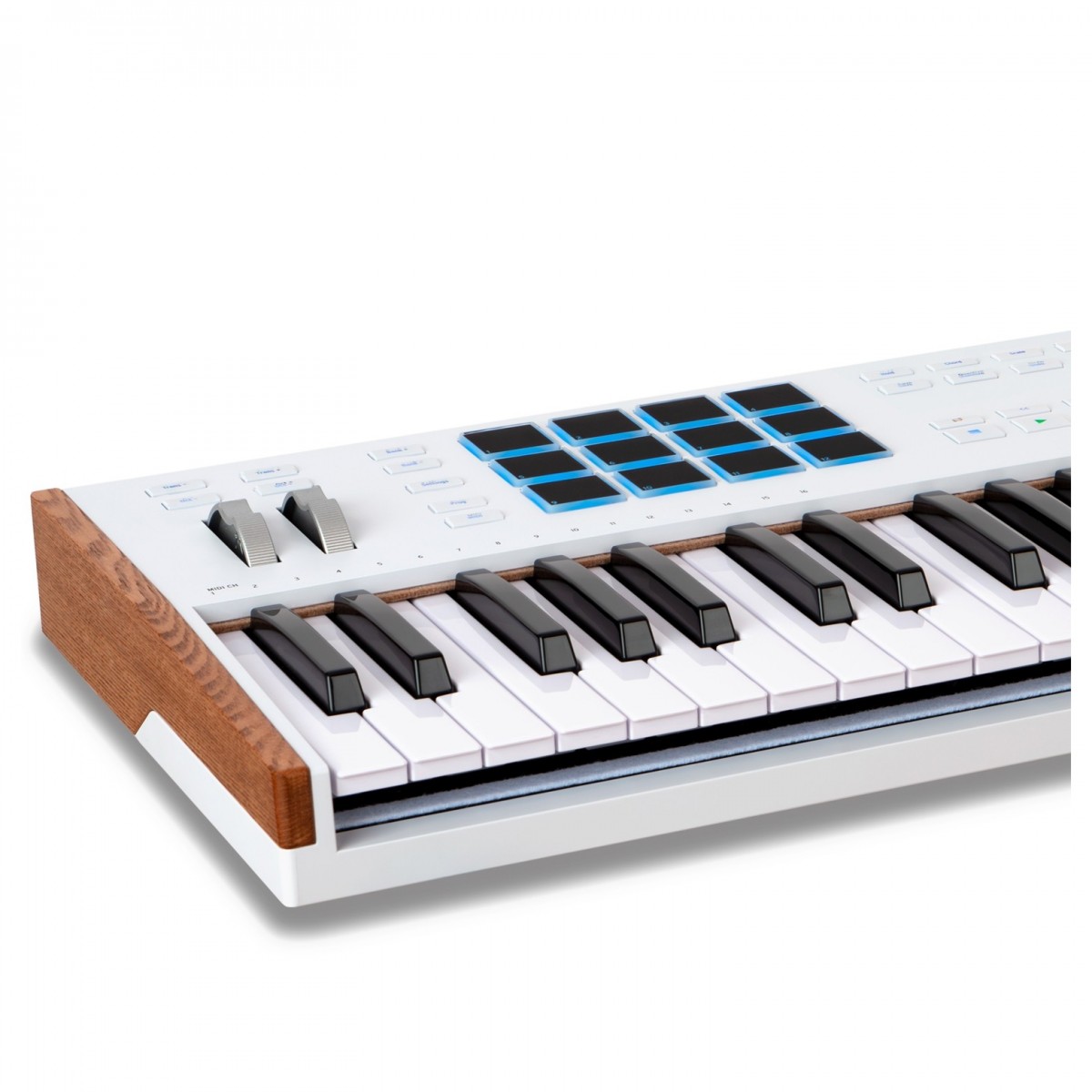 Arturia KeyLab 61 MK3 White по цене 78 000 ₽